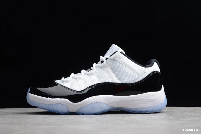 Low 11 528895-153 White  Air Retro 